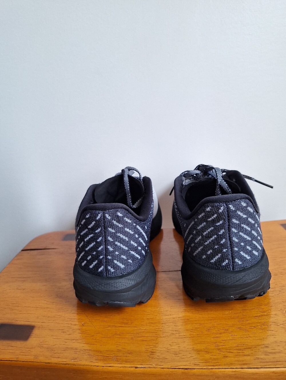 Brooks Women's Launch 10 Neutral Running Size 8B - Picture 3 of 12
